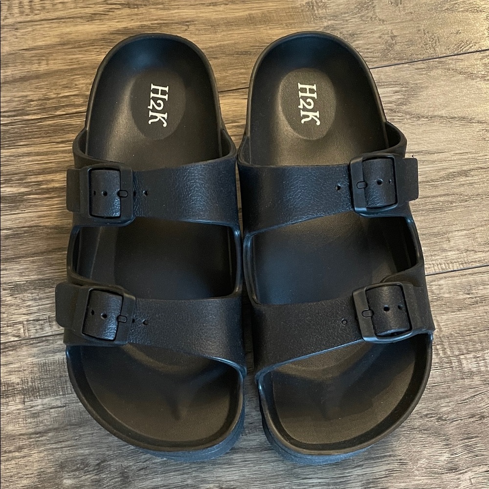 H2K Black Slide Sandals